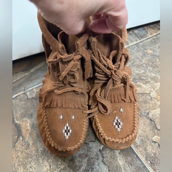 Manitobah Mukluks Harvester Suede Moccasin Women's Size 6 Suede Fringe Boho - Picture 3 of 8